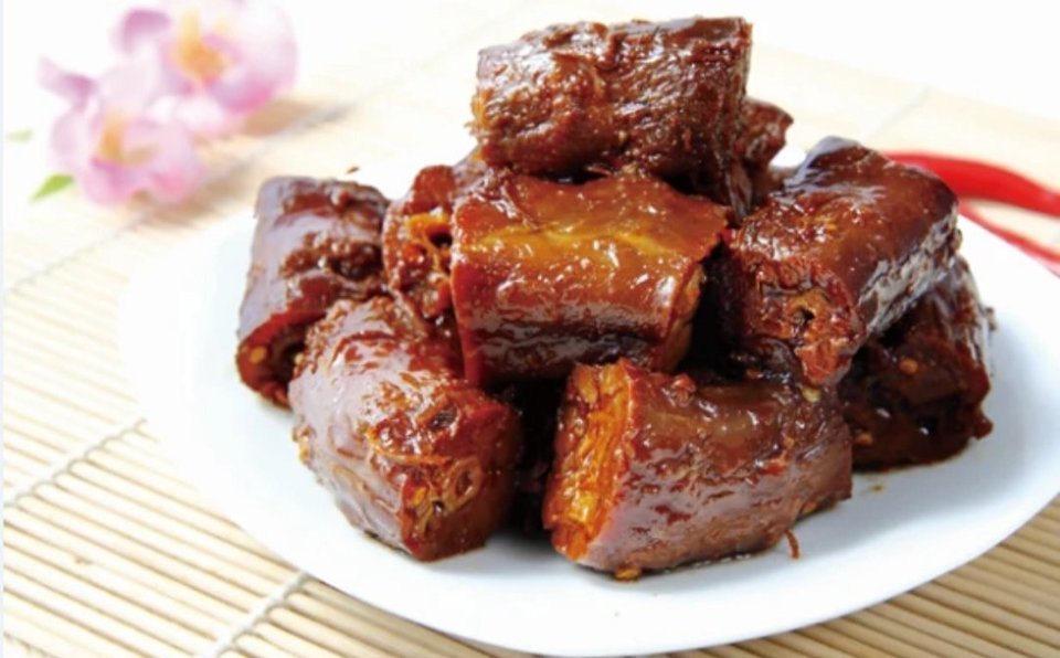 甜辣锁鲜鸭脖图片