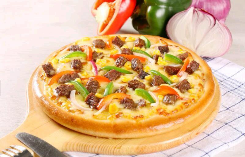 美式黑椒牛肉披萨图片