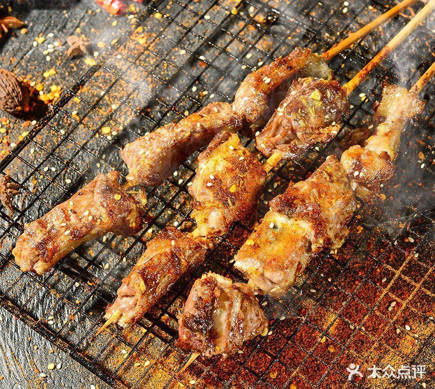 河山羊羊肉串烧烤