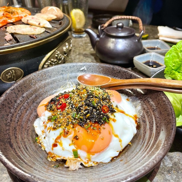 溏心蛋海苔拌饭