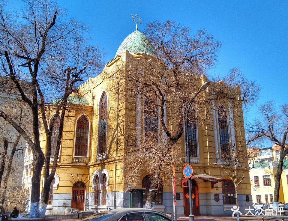 走,在哪,在哪里,在哪儿):哈尔滨市道里区兆麟街60号哈尔滨话剧院电话