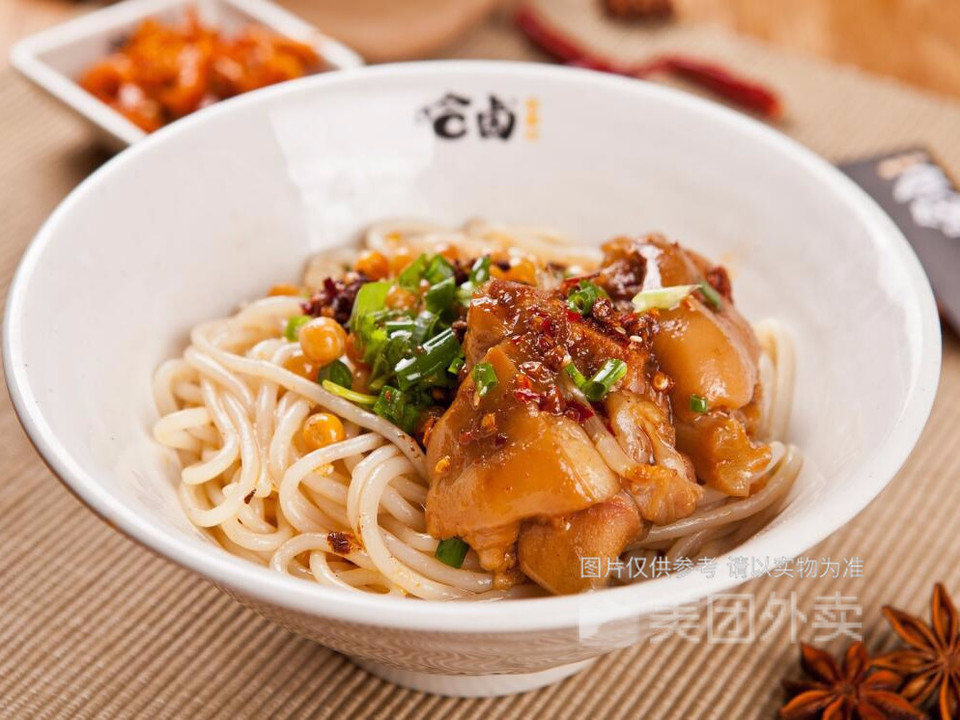 肥肠卤粉卤面图片