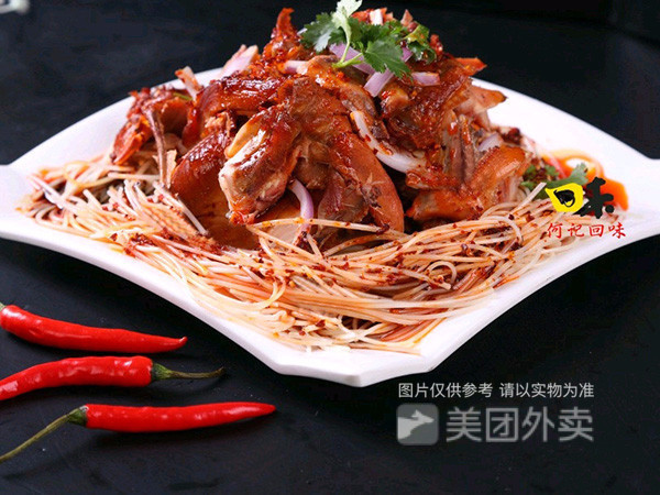网红鸡架拌面图片