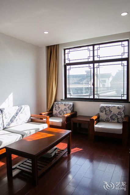 苏州市 住宿服务 酒店 > 苏州陆巷古村假日酒店