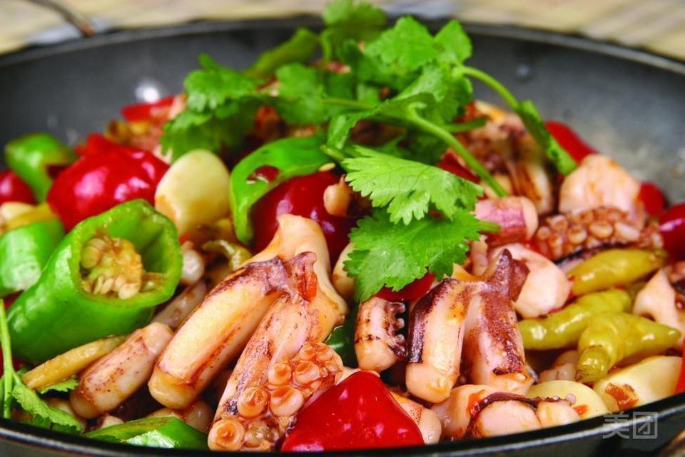 牛蛙鱿鱼煲图片