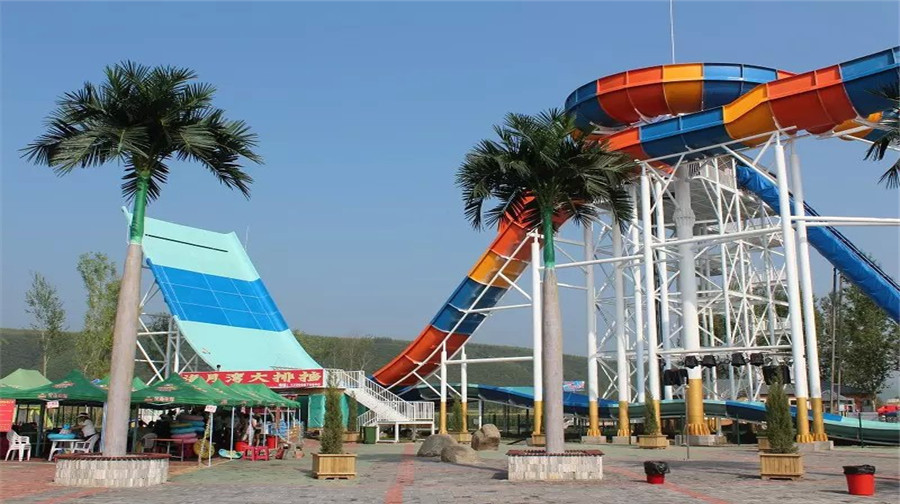 下城子海月湾水上乐园