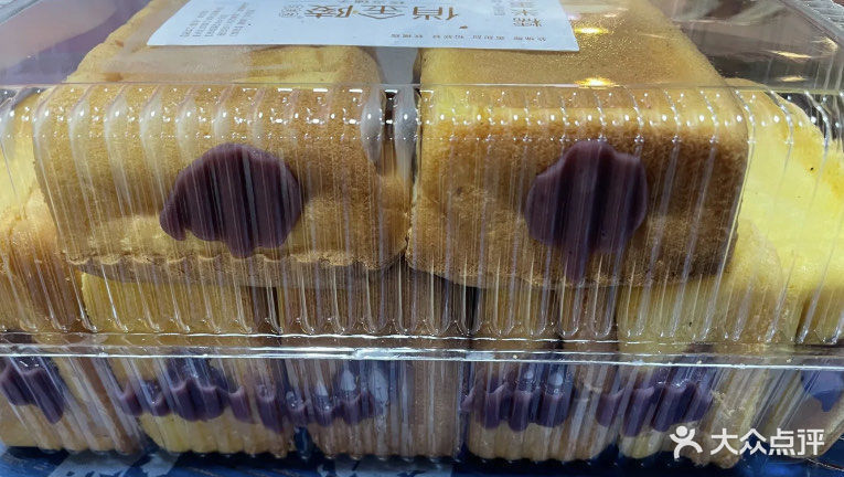 糯米蛋糕咸蛋黄糯米蛋糕推荐菜:俏金陵粑粑坊(永旺店)位于南通市崇川