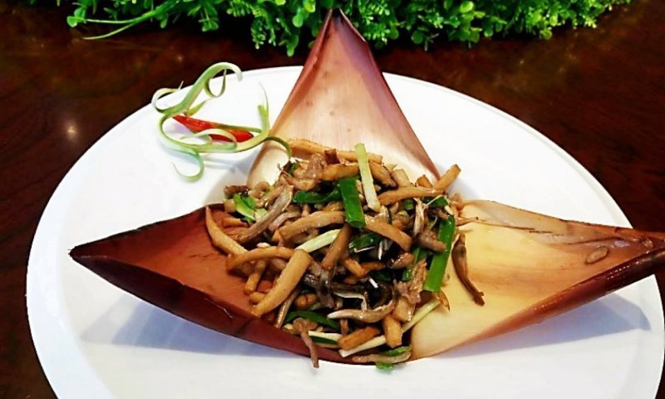 芭蕉花炒杏鲍菇图片