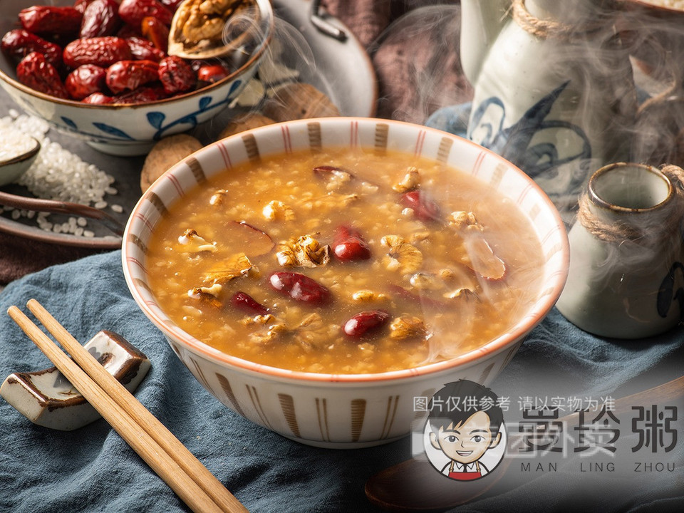 核桃红枣桂圆粥图片