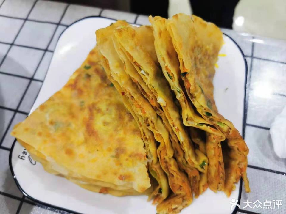 推荐菜:婆婆羊油饼位于菏泽市成武县伯乐大街1201号附近