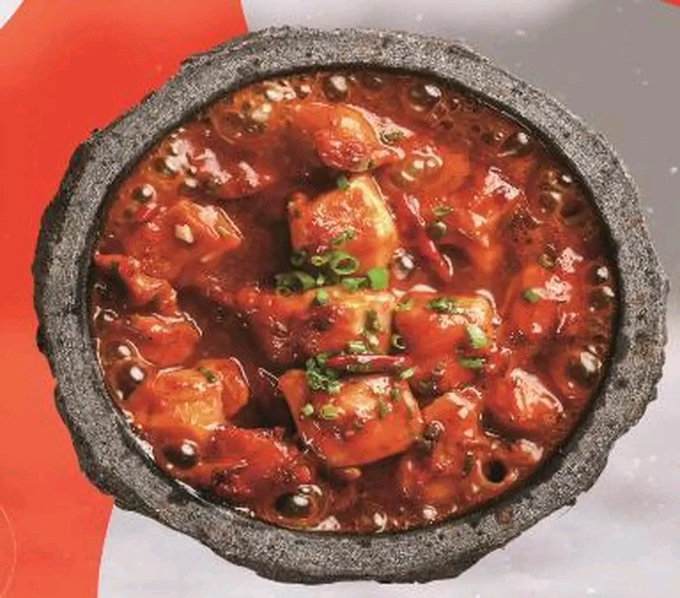 推荐菜:滋味泡泡鸡(金成时代广场店)位于郑州市金水区郑州金成时代