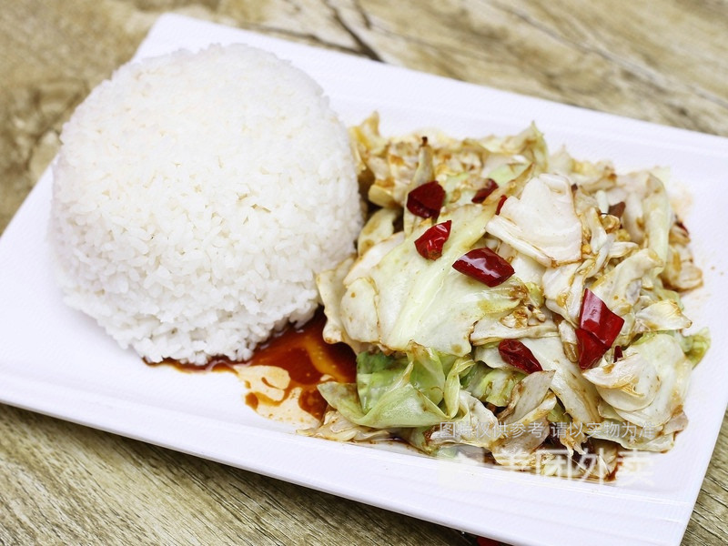 手撕包菜盖饭图片