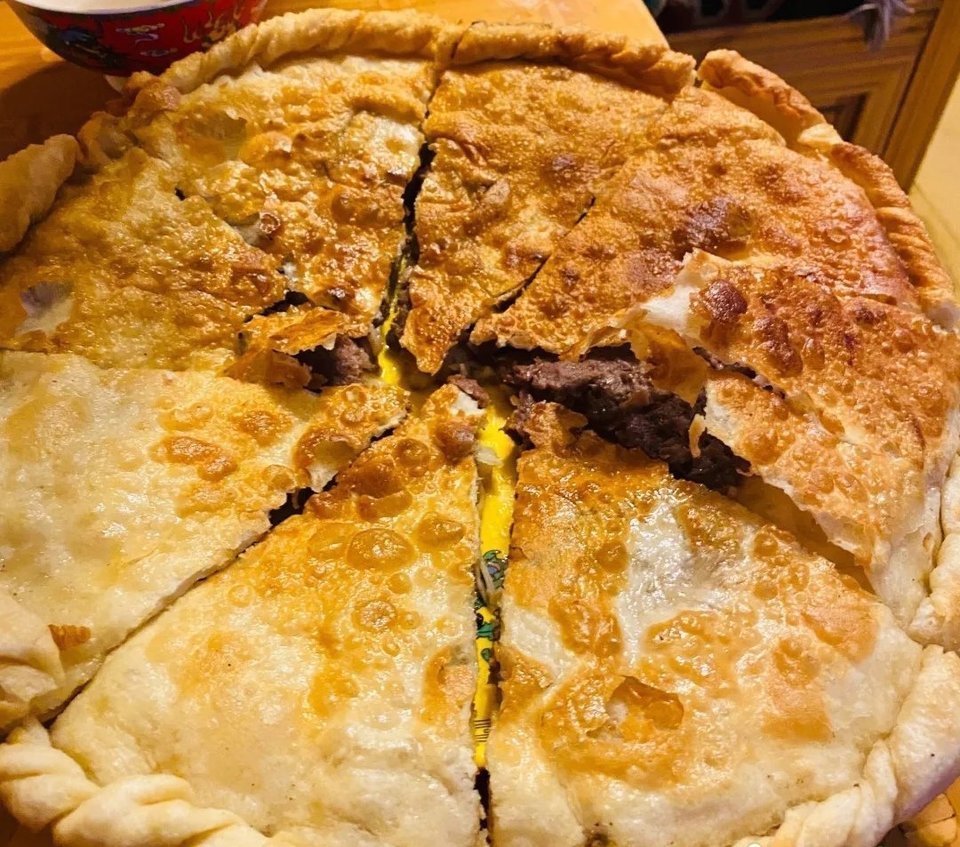 肉炒饭藏式小烧饼推荐菜:黑帐篷之家位于果洛藏族自治州玛沁县化一条