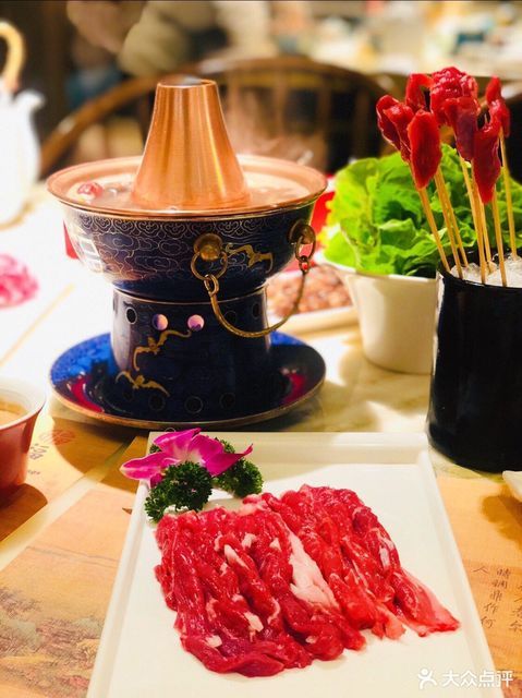 上海市浦东新区世纪大道1192号世纪汇广场l5层009号商铺(露天花园内)