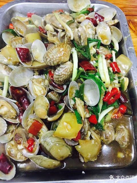 怪味鸭头国税对面