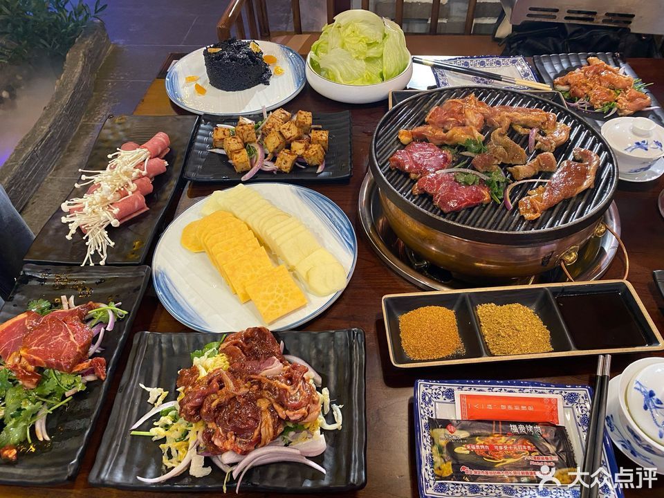 福贵炙子烤肉(未来石万达店)位于保定市莲池区未来石万达广场五楼观光