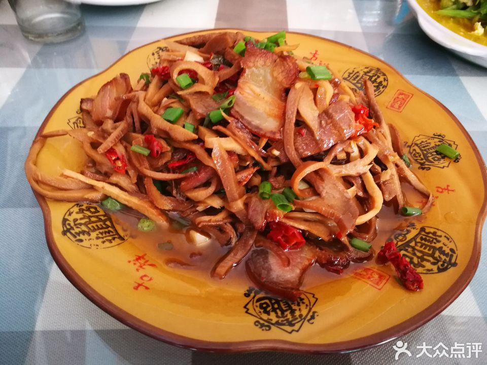 井冈烟笋炒肉图片