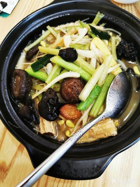 海南斋菜煲图片