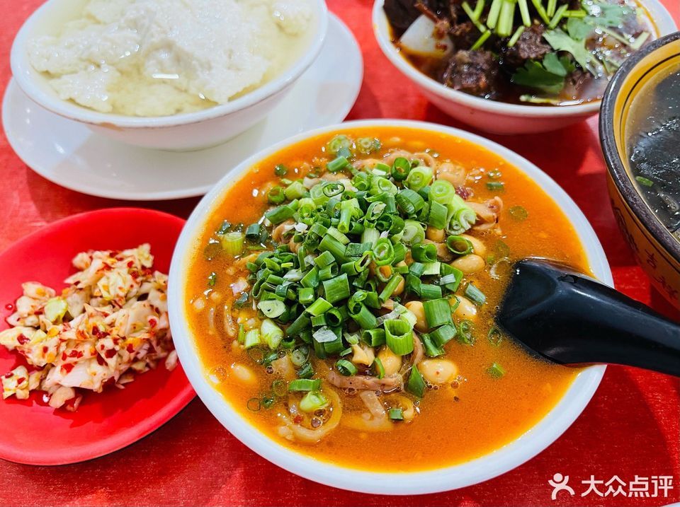 长寿鲜鲜肥肠饭南城大道店