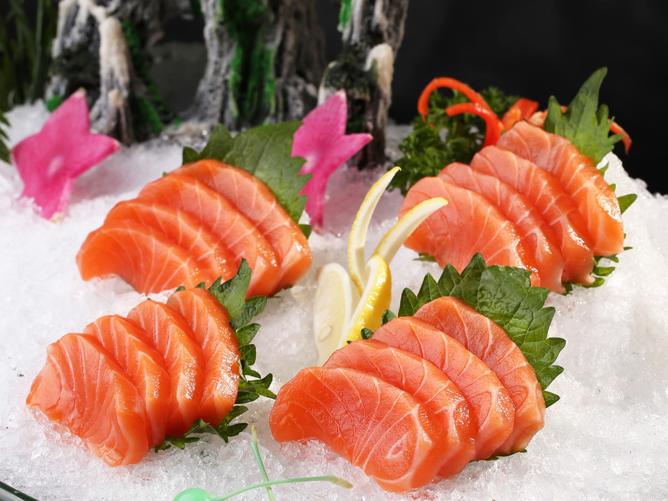 三文鱼刺身图片