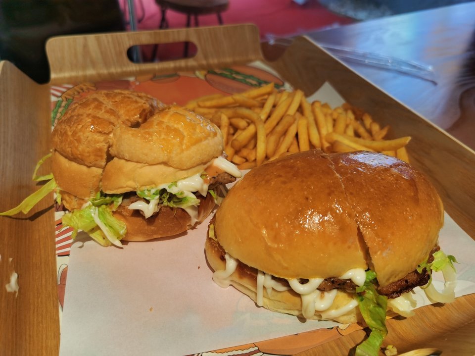 酱爆猪扒包图片