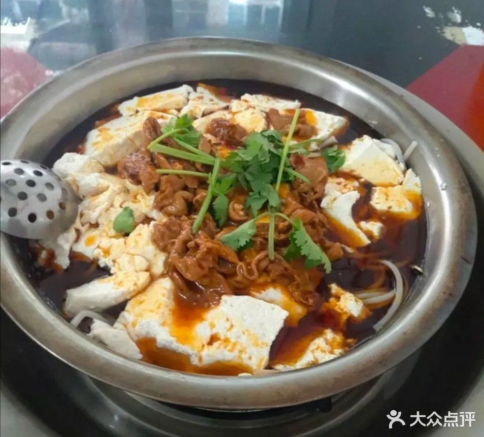 排骨肥肠荤豆花图片