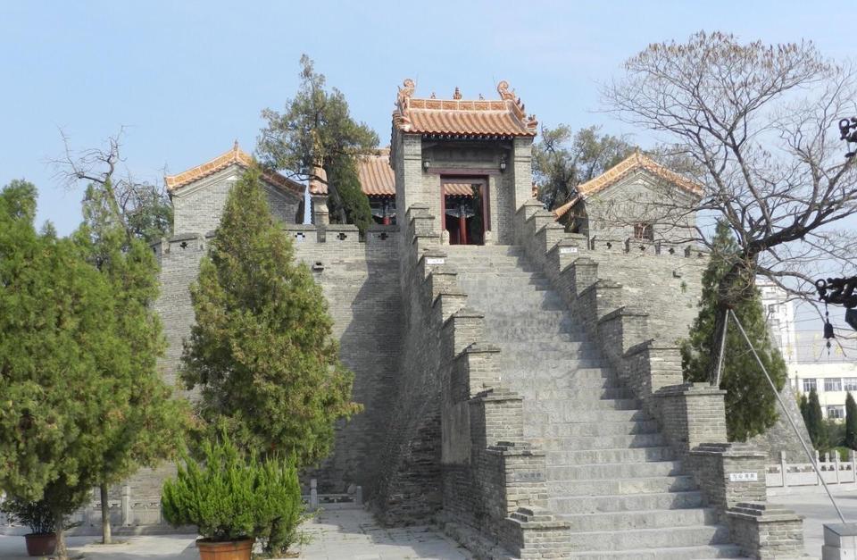 老君台位于中卫市沙坡头区推荐菜:分类:景点公园;风景名胜;scenic