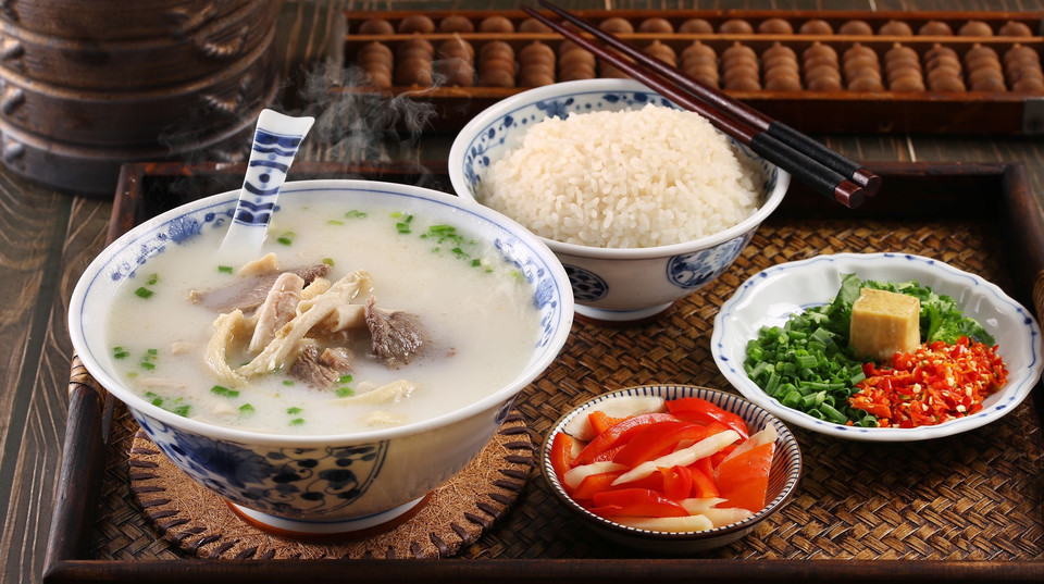 碗碗羊肉汤图片