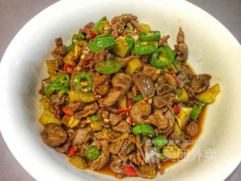 泡椒鸡杂煲仔饭图片