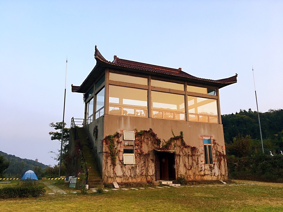                      龙山上庄园