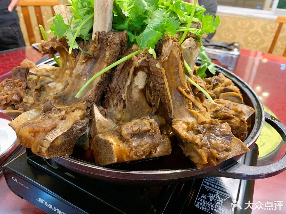 牛魔王手抓牛骨头(六堰店)