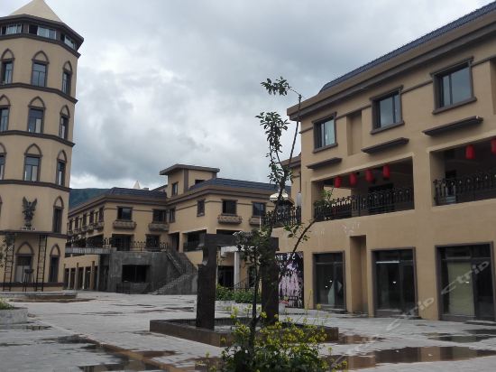 【那拉提时光胶囊欢乐青年旅社】那拉提时光胶囊欢乐青年旅社电话