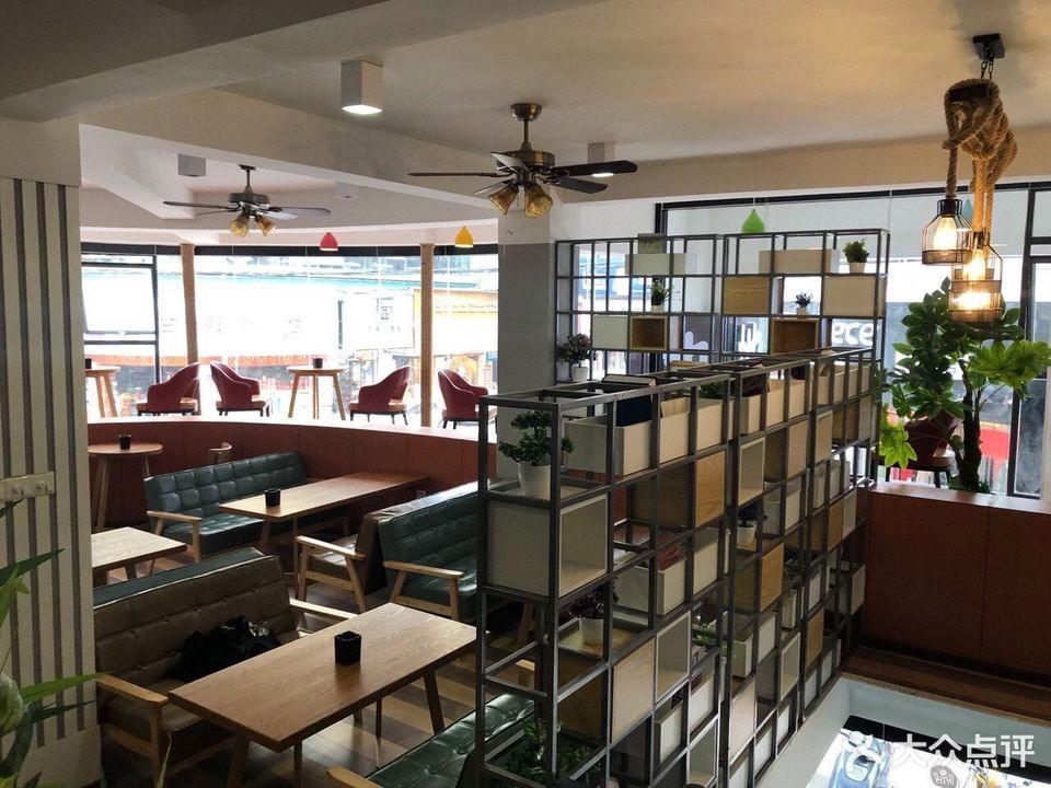 地下铁奶茶(信丰店)