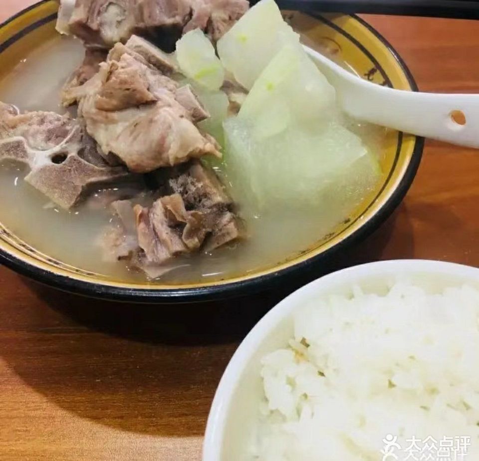 沙县小吃排骨汤饭图片