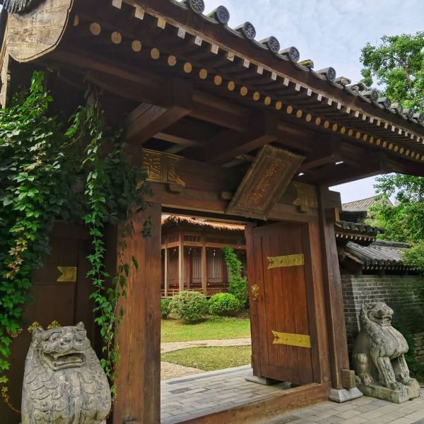 1361130****:在襄阳中国唐城景区内,有个特别有意思的景点叫做西明寺