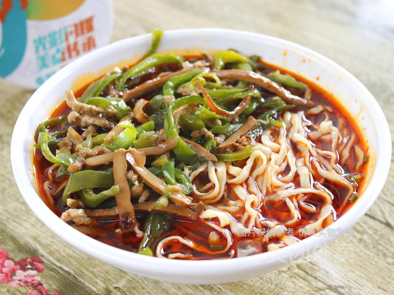 青椒肉丝面图片