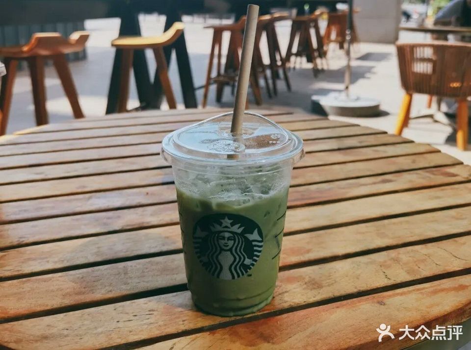 双杯热香草风味拿铁抹茶星冰乐推荐菜:星巴克(新苏南商厦店)位于无锡