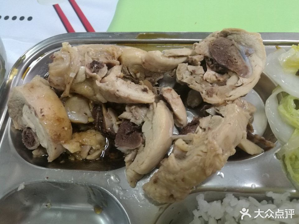 紫薯粥推荐菜:学生食堂位于海口市龙华区学院路3号海南医学院城西校区