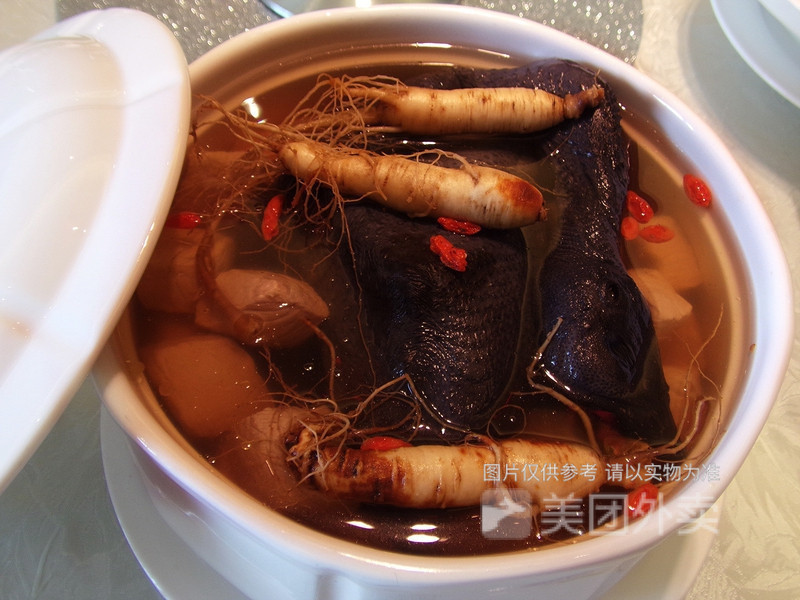 花旗参炖竹丝鸡图片