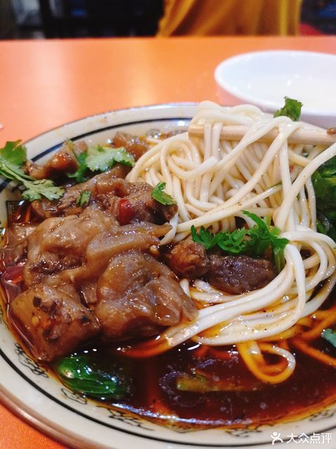 香辣牛蹄筋面图片