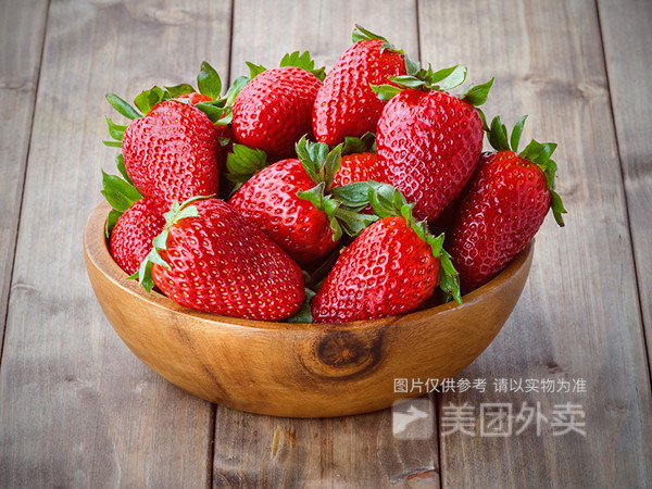 草莓切盒图片