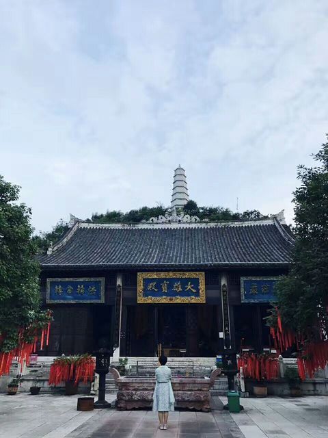 圆通寺位于安顺市西秀区中华南路与宋官巷交汇处附近西南推荐菜:分类