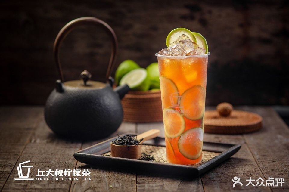 大红袍柠檬茶蜜桃乌龙柠檬茶推荐菜:丘大叔柠檬茶(马场路分店)位于