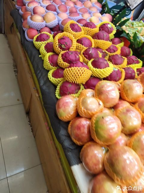 果琳(两路碧津公园店)位于重庆市渝北区胜利路170号 标签:甜品店杂货