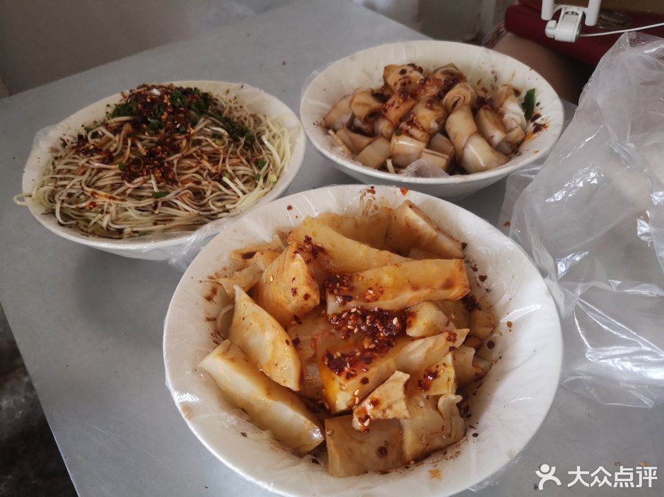 大理白族自治州 餐飲服務 餐館 > 一品南詔小卷粉推薦菜:分類:餐館