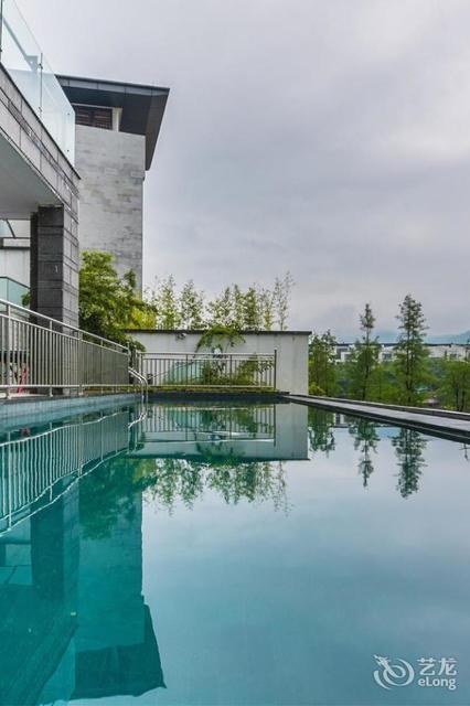 广州从化明月山溪山水泳池温泉别墅