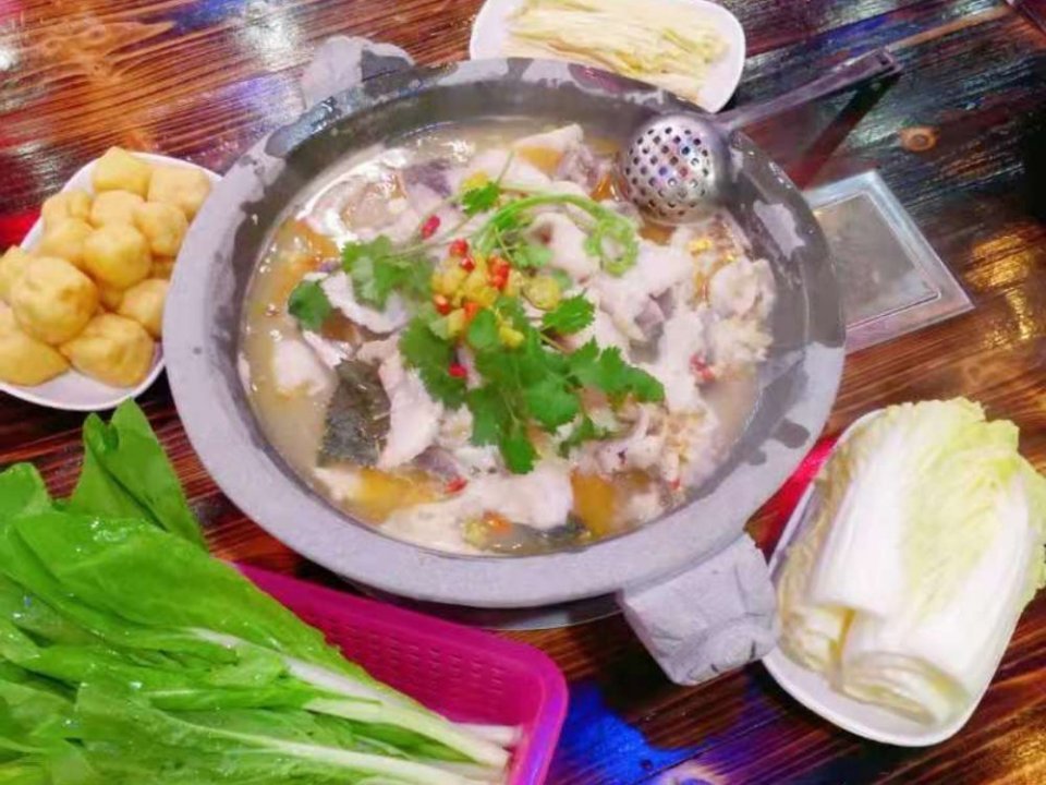 贵州花江狗肉火锅店
