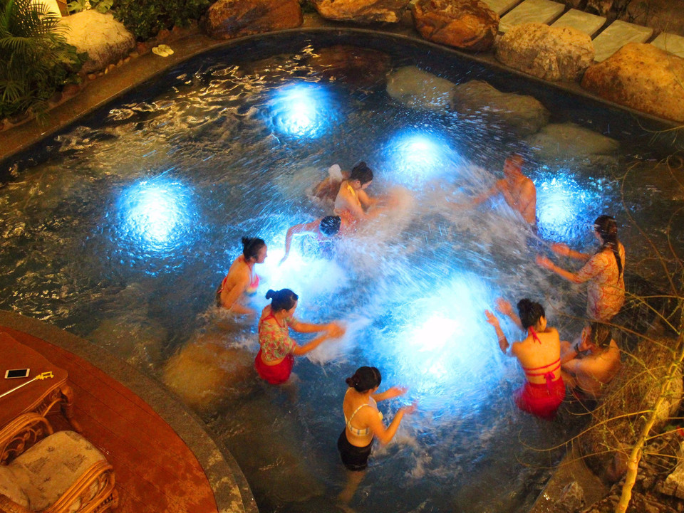                 华怡温泉水疗spa