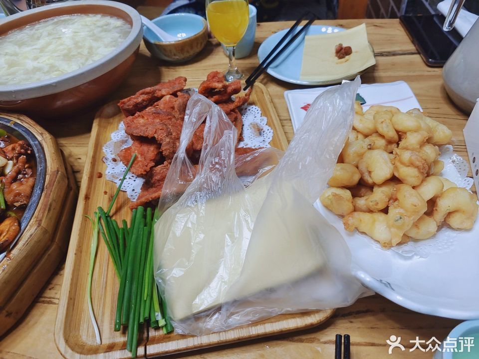 有滋有味位於泰安市新泰市東周路552號 標籤:餐館中餐餐飲