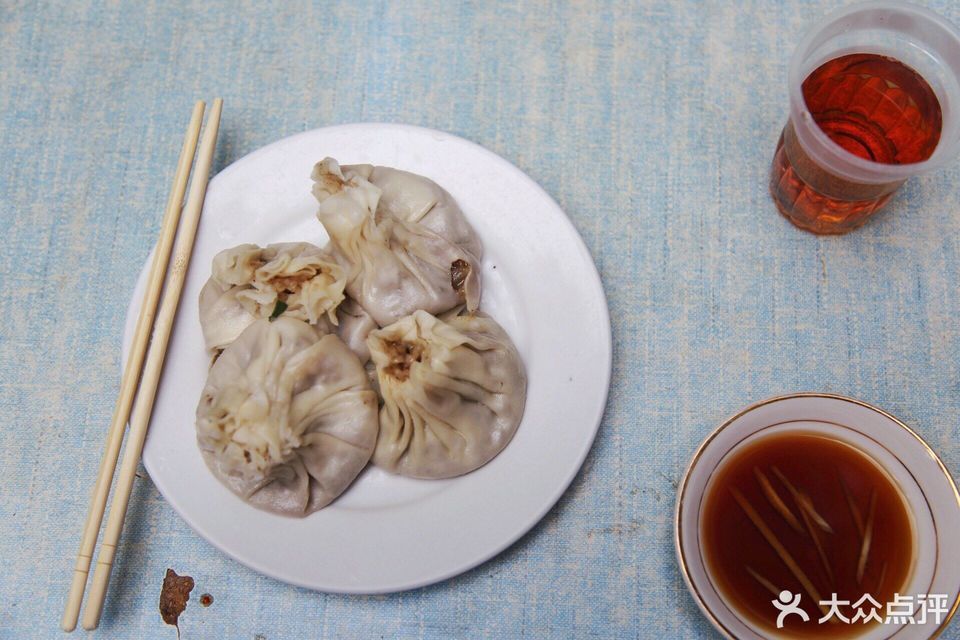 香菇瘦肉烧麦推荐菜:王家烧麦店(北湖路店)位于武汉市江汉区北湖路17